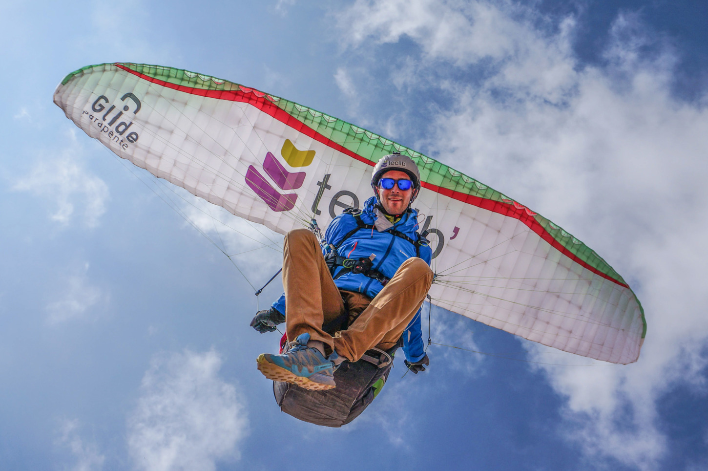 Francois Ragolski Glide Paragliding flying above