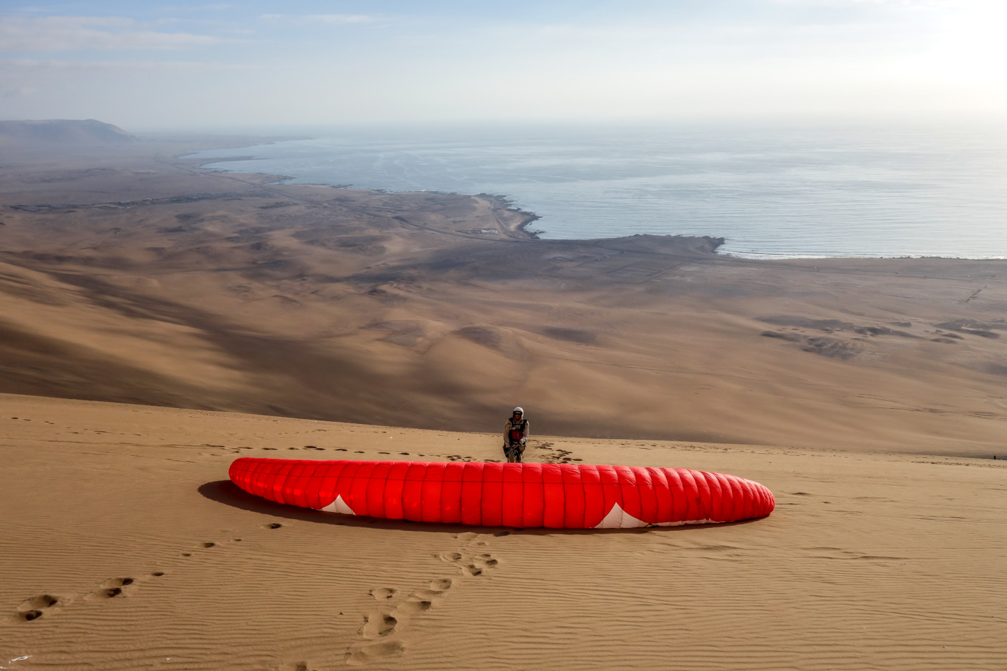 Student takeoff Iquique sand dune Glide Paragliding